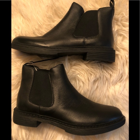 NWB Kenneth Cole Leather Chelsea Boots - Picture 2 of 3
